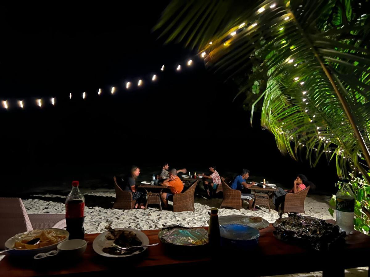 ホテル White Tern Maldives Maamigili エクステリア 写真