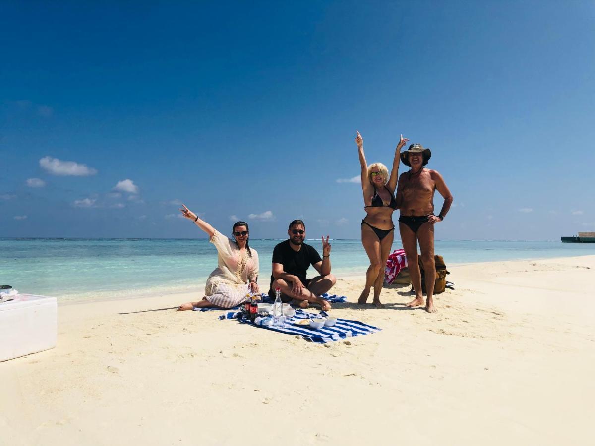 ホテル White Tern Maldives Maamigili エクステリア 写真