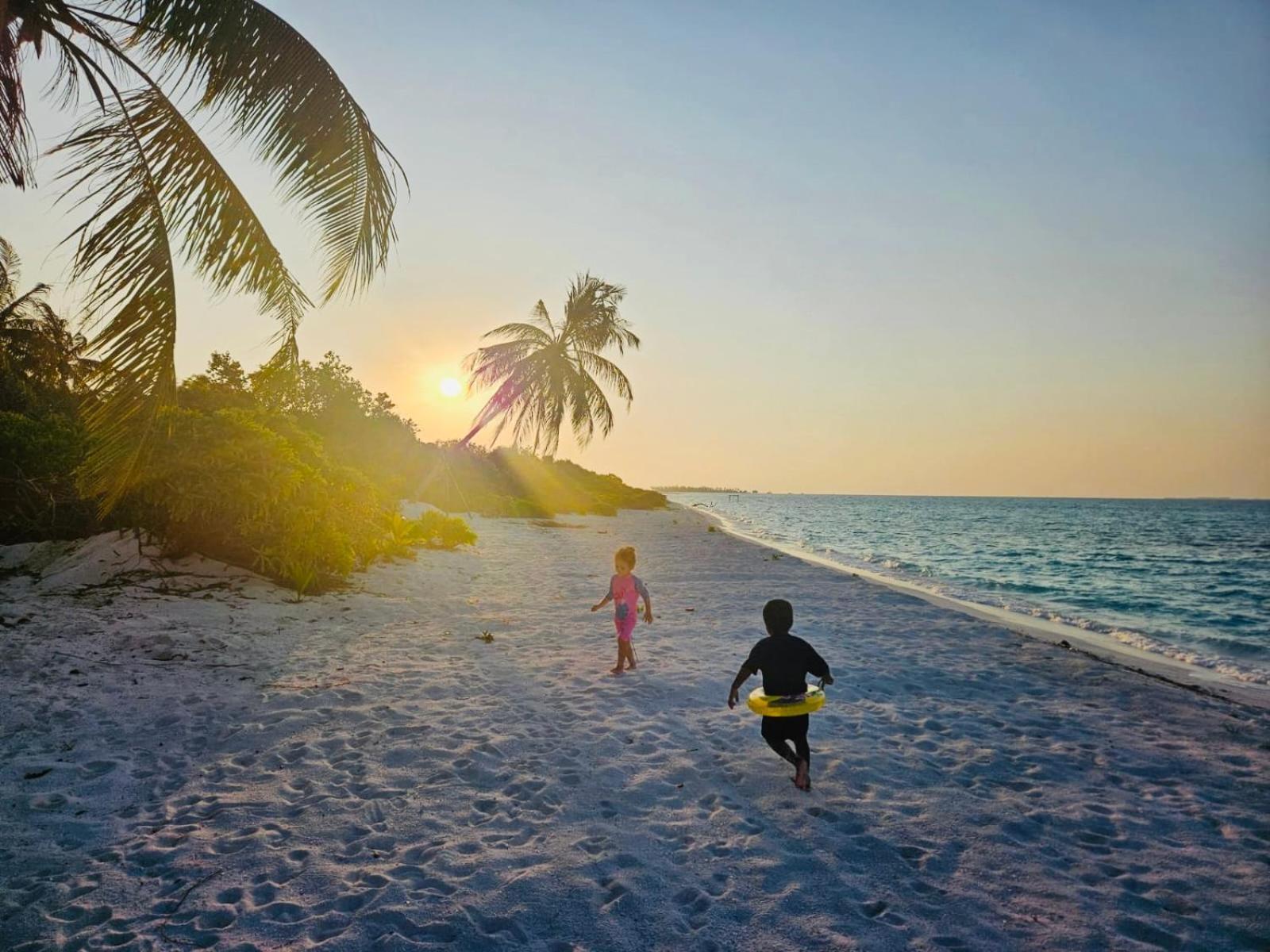 ホテル White Tern Maldives Maamigili エクステリア 写真