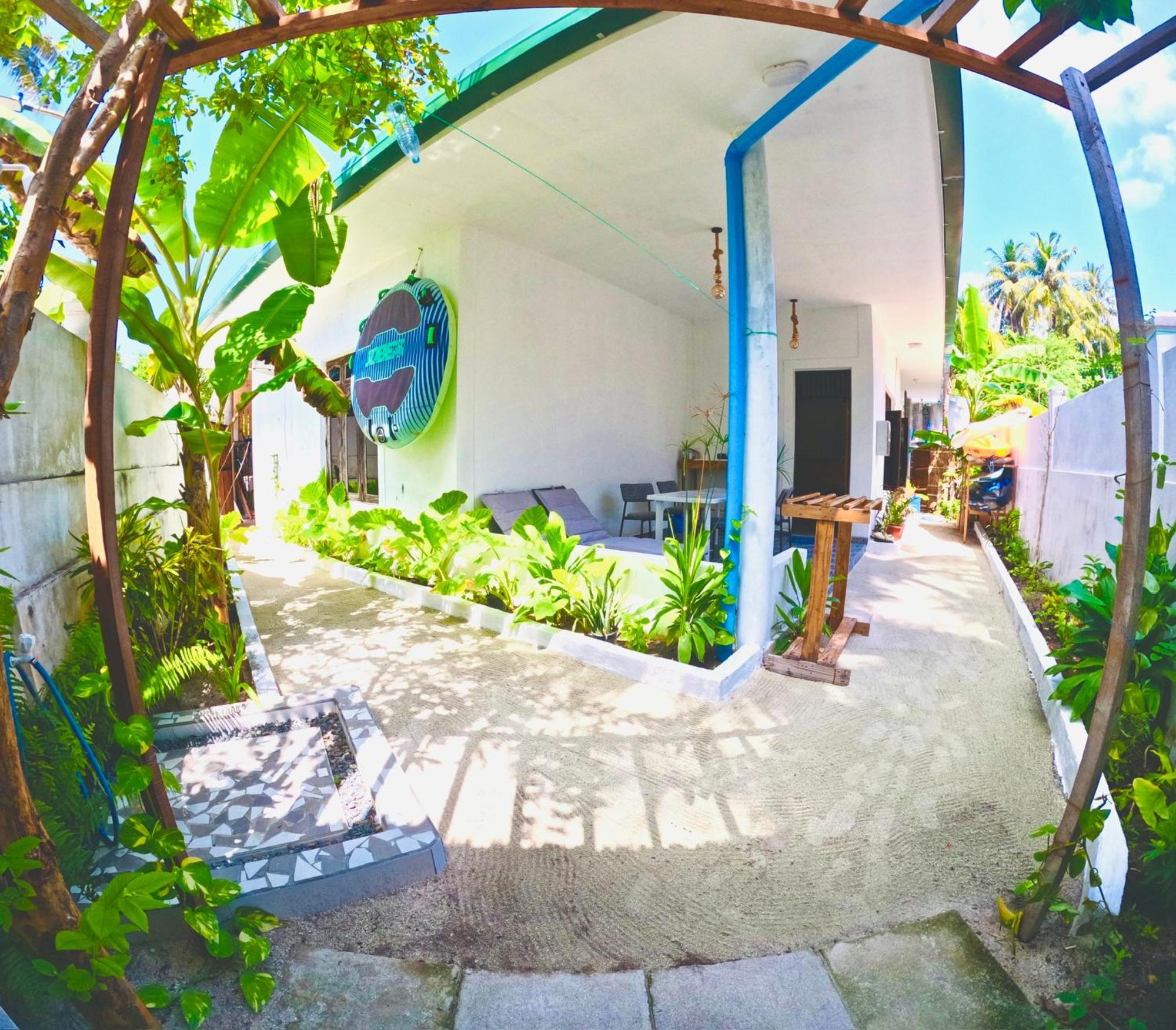 ホテル White Tern Maldives Maamigili エクステリア 写真
