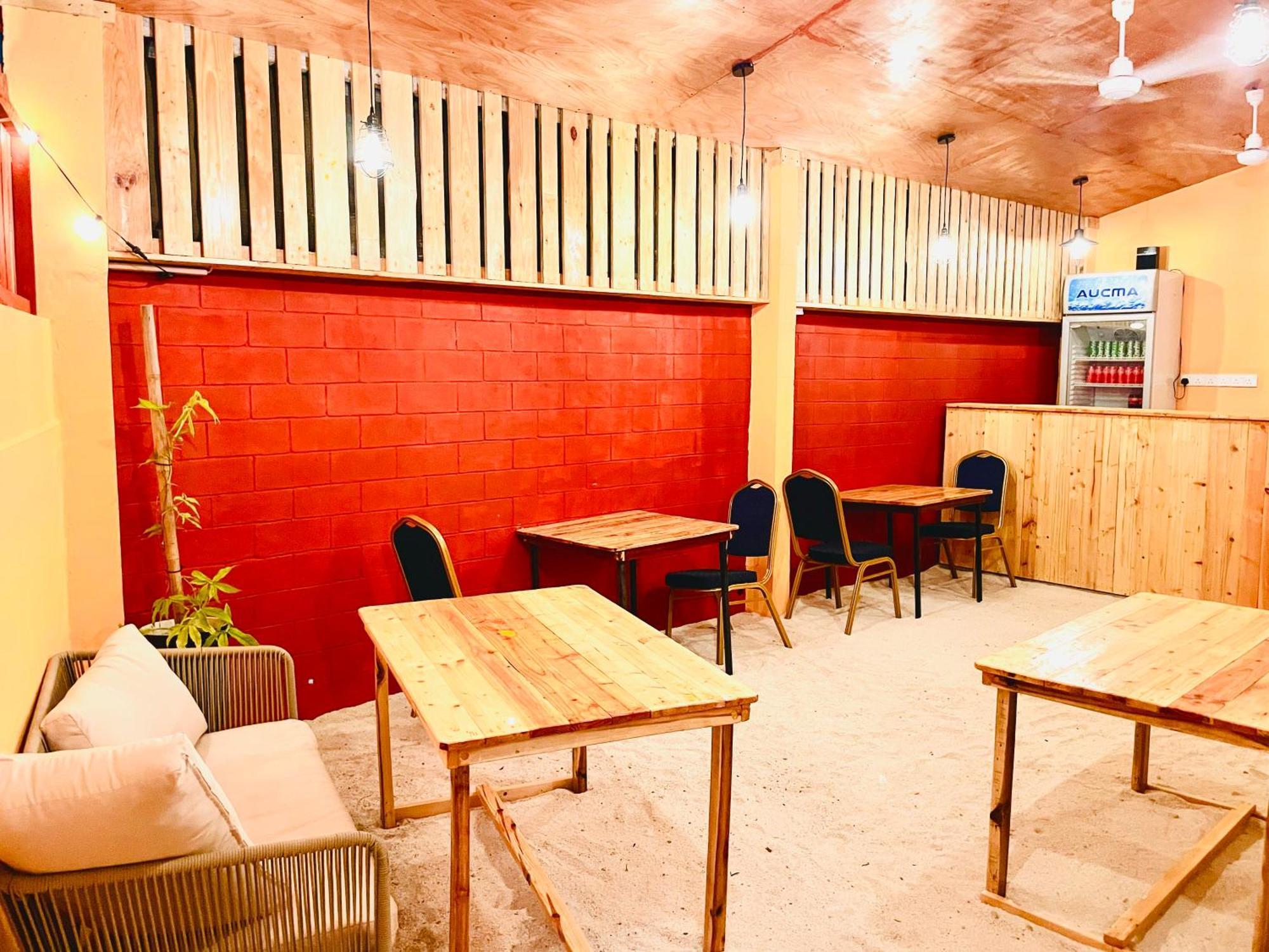 ホテル White Tern Maldives Maamigili エクステリア 写真