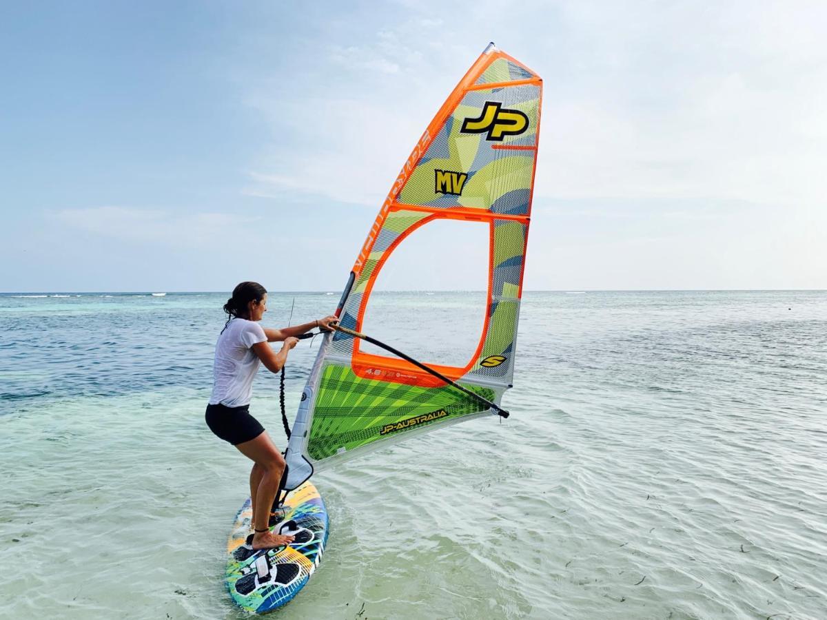 ホテル White Tern Maldives Maamigili エクステリア 写真
